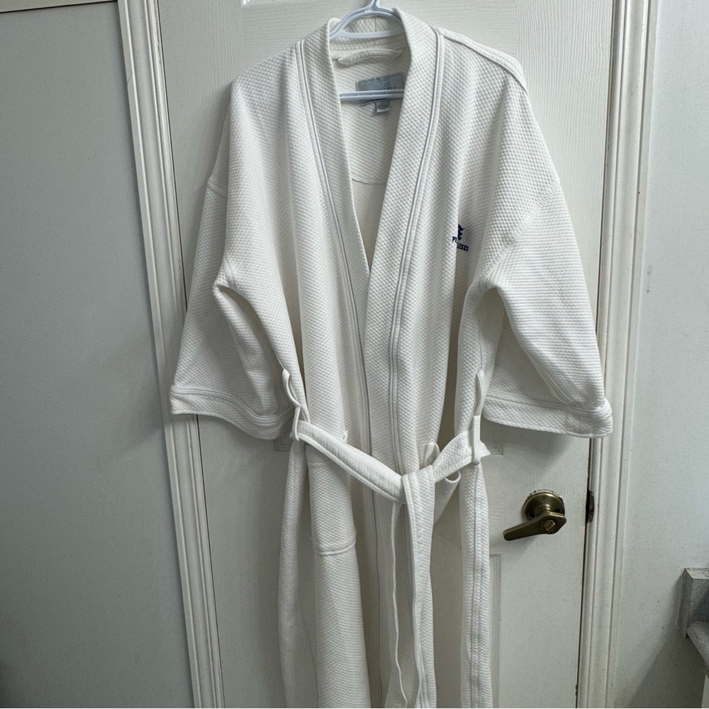 Princess Cruises Majestic International White Waffle Robe Unisex One Size New